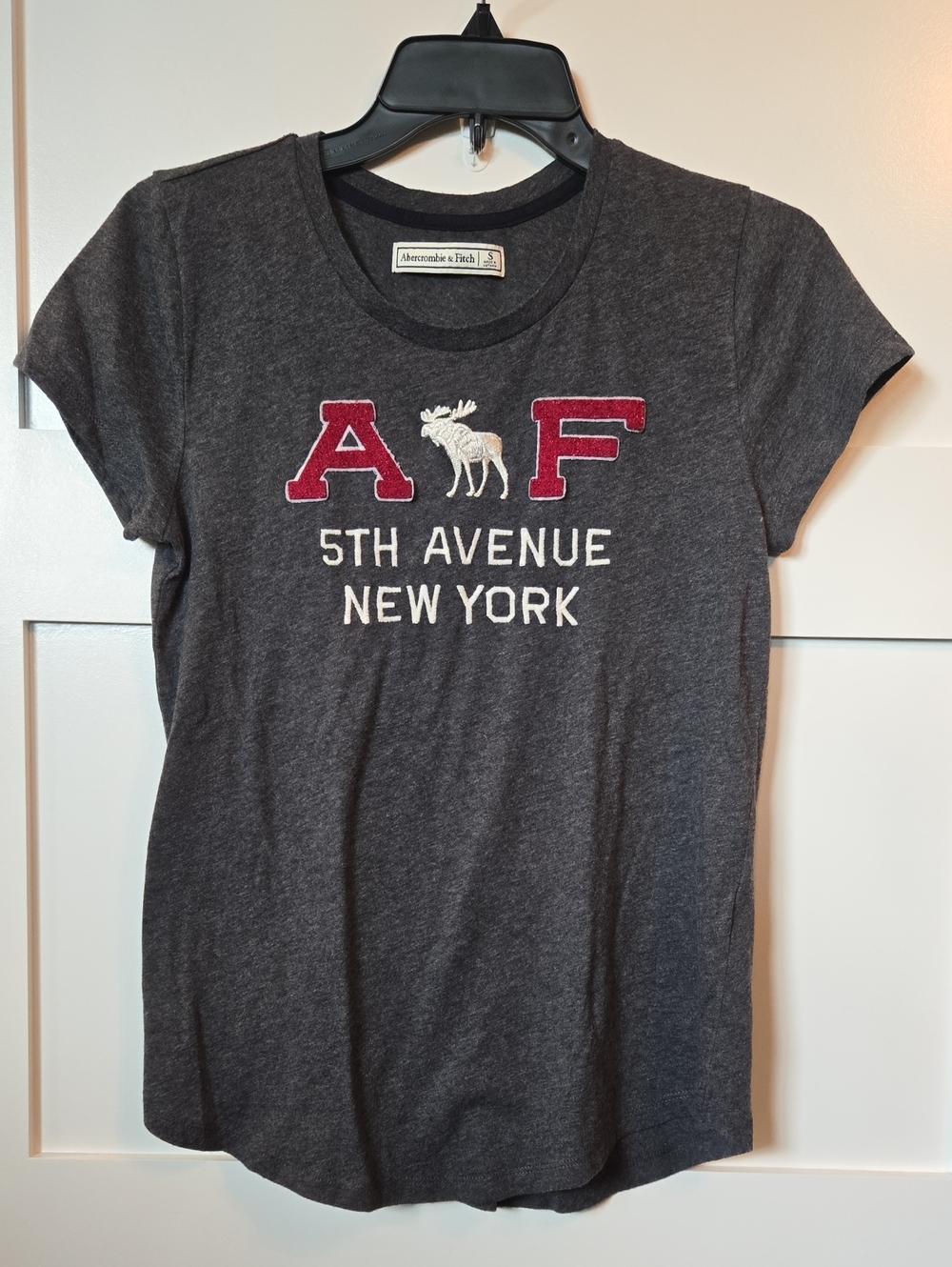 Abercrombie & Fitch Gray Crewneck Tee 5th Avenue New York Moose Small